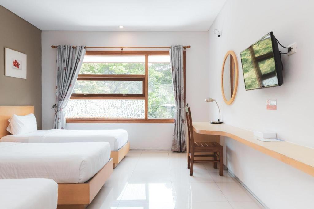 Hotel Tibera Taman Cibeunying Bandung Exterior photo