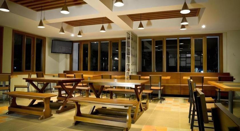 Hotel Tibera Taman Cibeunying Bandung Exterior photo